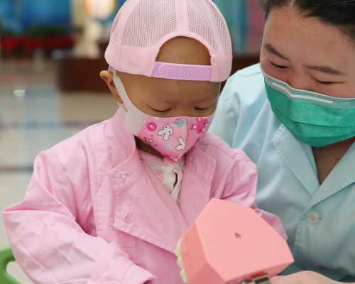 人工助孕代生宝宝移植鲜胚还是囊胚?医生:适合自己的才最佳